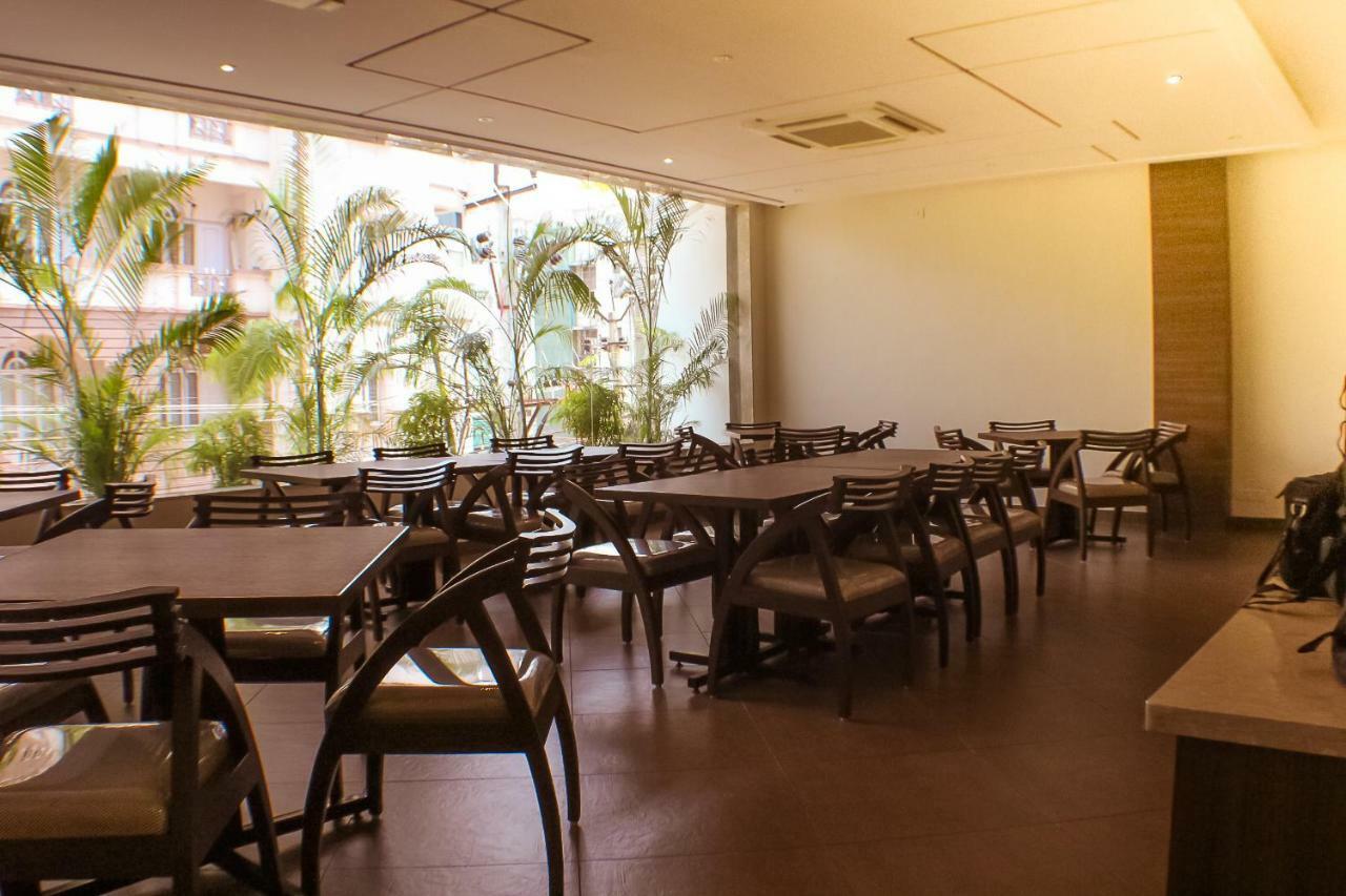 Hotel The Pioneer Visakhapatnam Exterior foto
